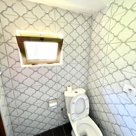 Bujtina Te Kulla Grunas