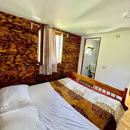 Bujtina Te Kulla Гостевой дом