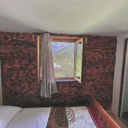 Pensjonat Bujtina Te Kulla Grunas