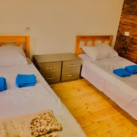 Bujtina Te Kulla 3* Grunas