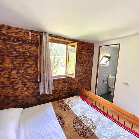 Bujtina Te Kulla Maison d'hôtes
