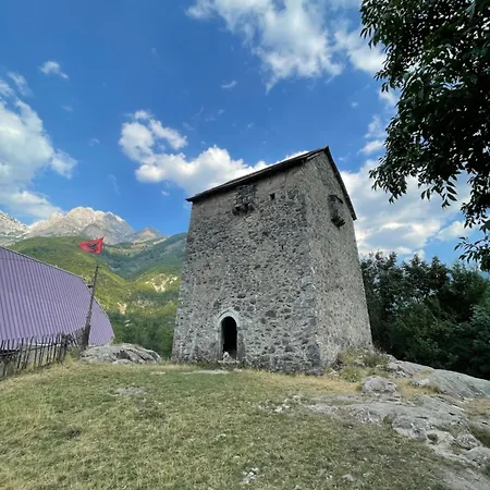 Bujtina Te Kulla Maison d'hôtes *