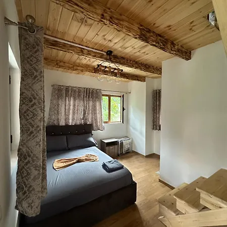 Bujtina Te Kulla Maison d'hôtes *