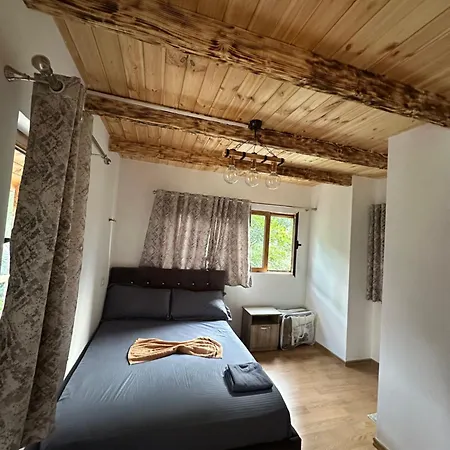 Bujtina Te Kulla Maison d'hôtes